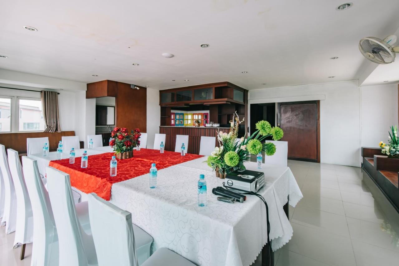 V Hotel Vientiane Luaran gambar