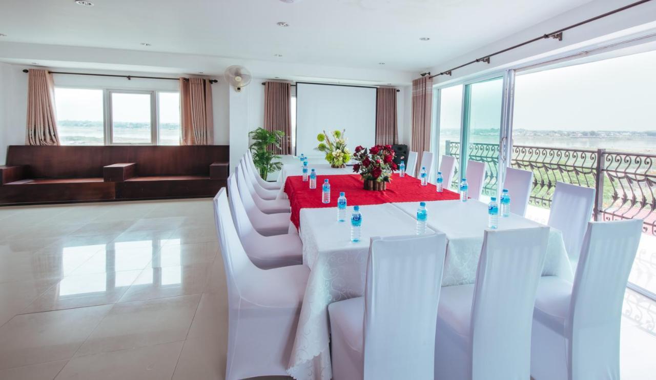 V Hotel Vientiane Luaran gambar