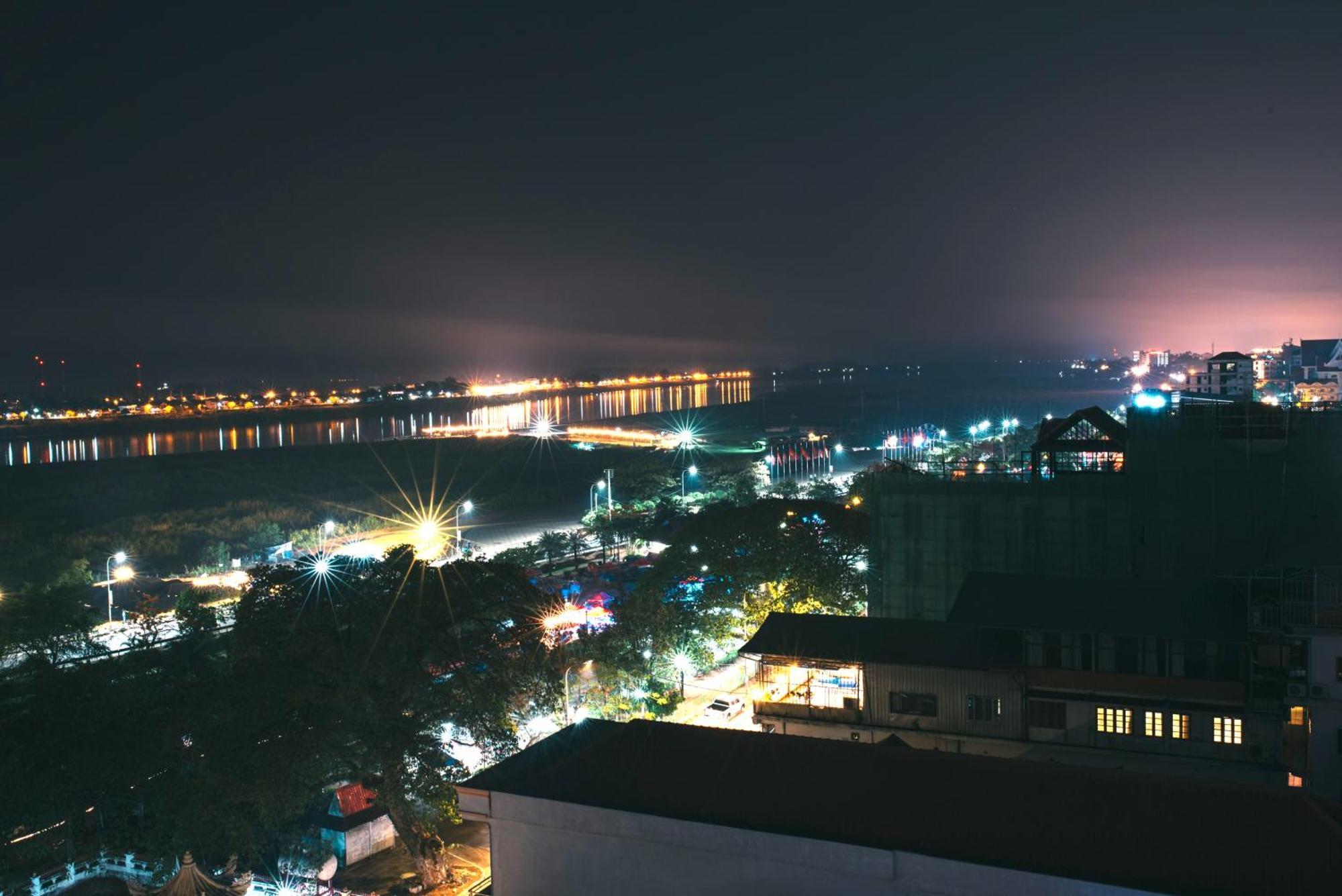 V Hotel Vientiane Luaran gambar